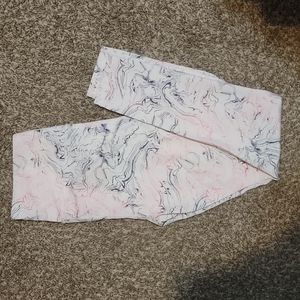 WORKOUT LEGGINGS SIZE LARGE